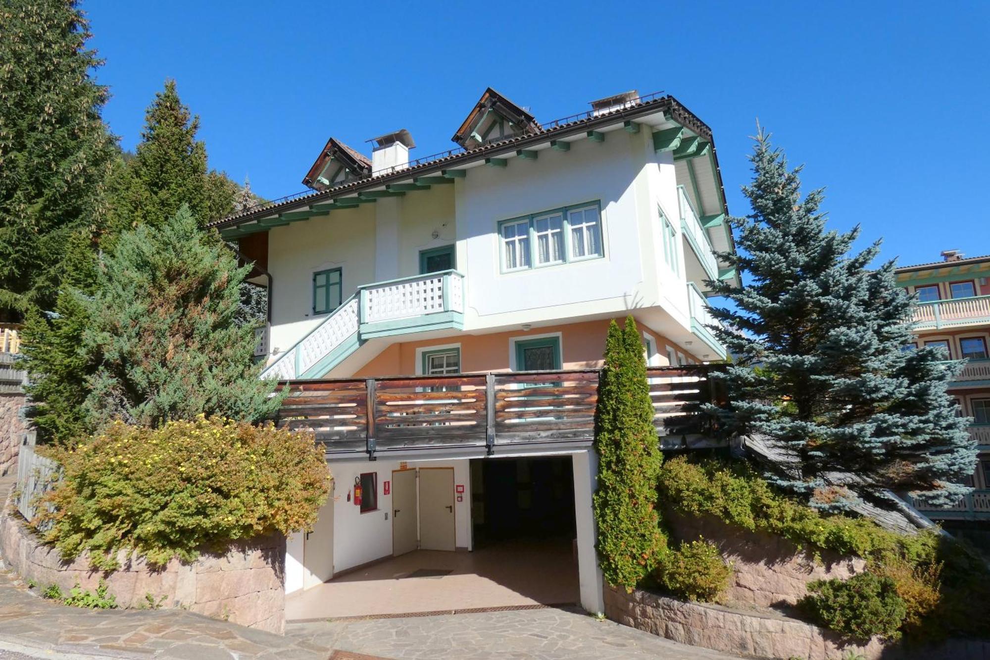 Appartamento Casa Al Mesdì Pozza di Fassa Esterno foto
