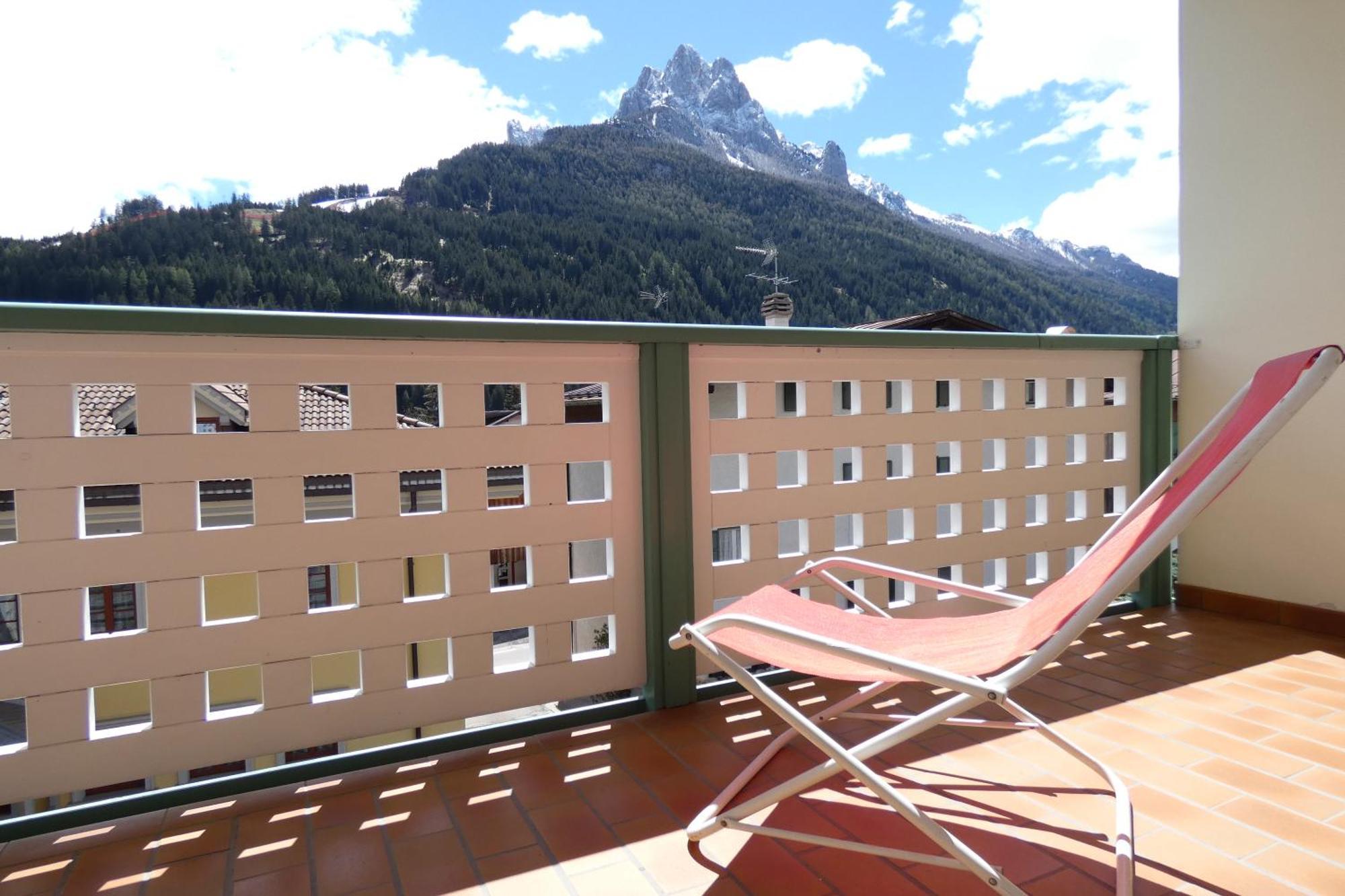 Appartamento Casa Al Mesdì Pozza di Fassa Esterno foto